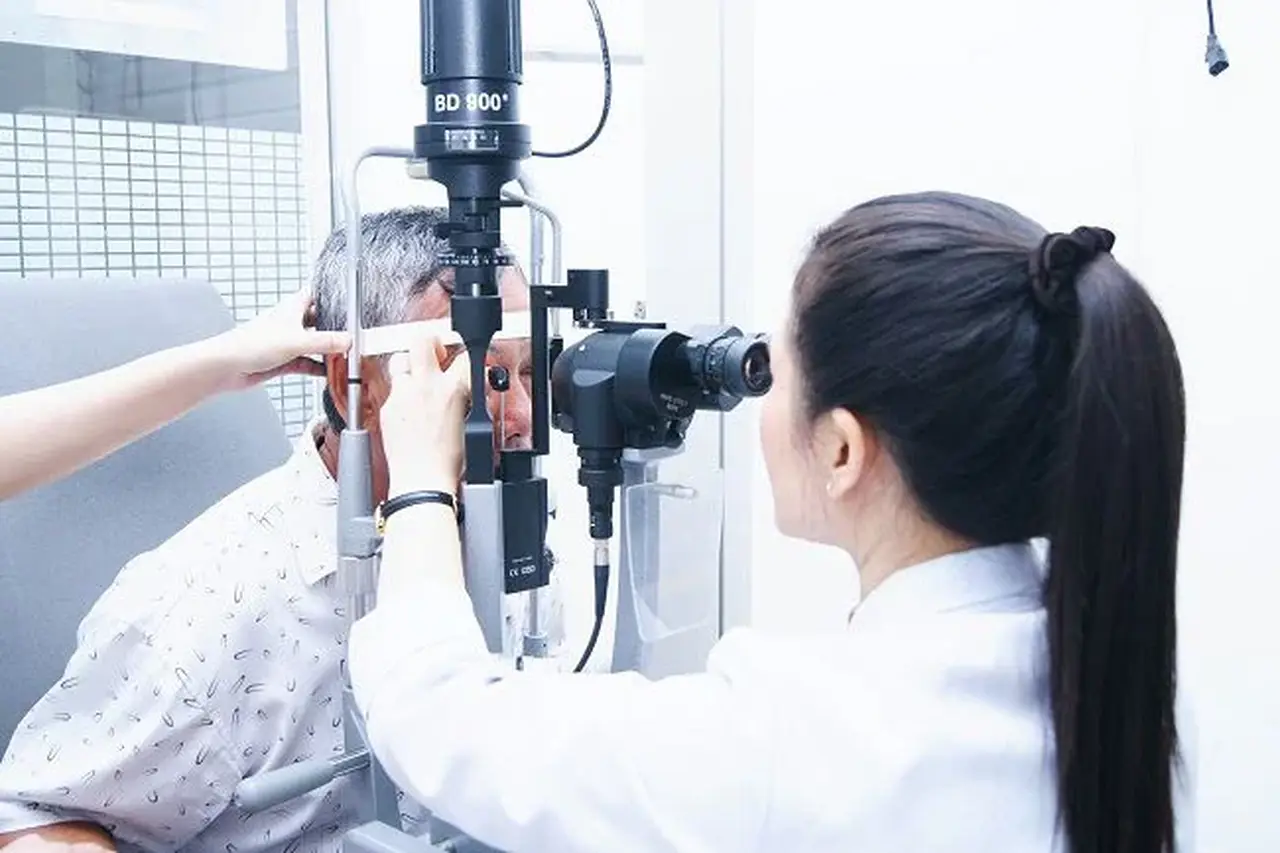 Khám mắt tổng quát